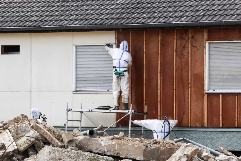 Travaux de desamiantage de facade a Bruxelles – Gevelwerken met asbestverwijdering in Brussel.jpg